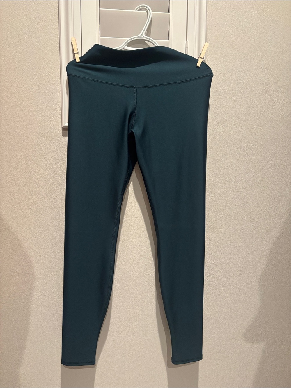 ALO Yoga Women - Picture 1 of 3